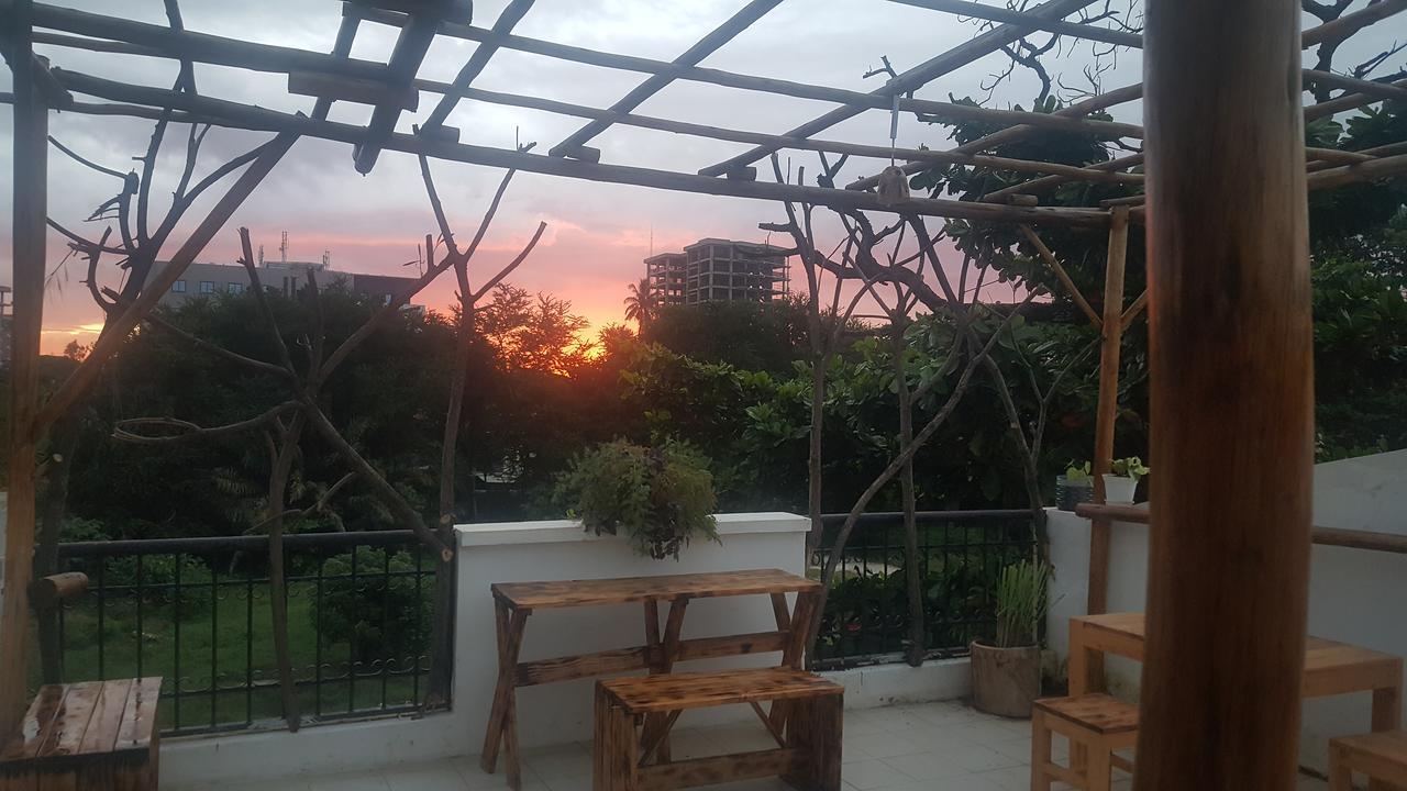 Auberge de jeunesse Hunch Backpackers à Dar es Salaam Extérieur photo