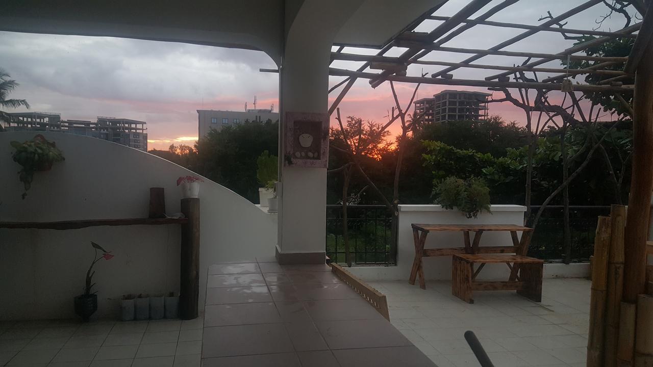 Auberge de jeunesse Hunch Backpackers à Dar es Salaam Extérieur photo