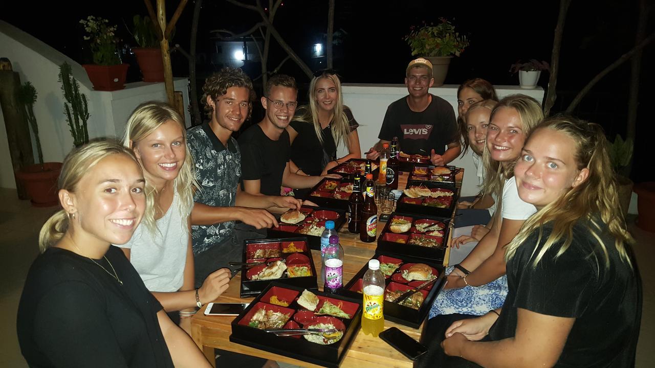 Auberge de jeunesse Hunch Backpackers à Dar es Salaam Extérieur photo