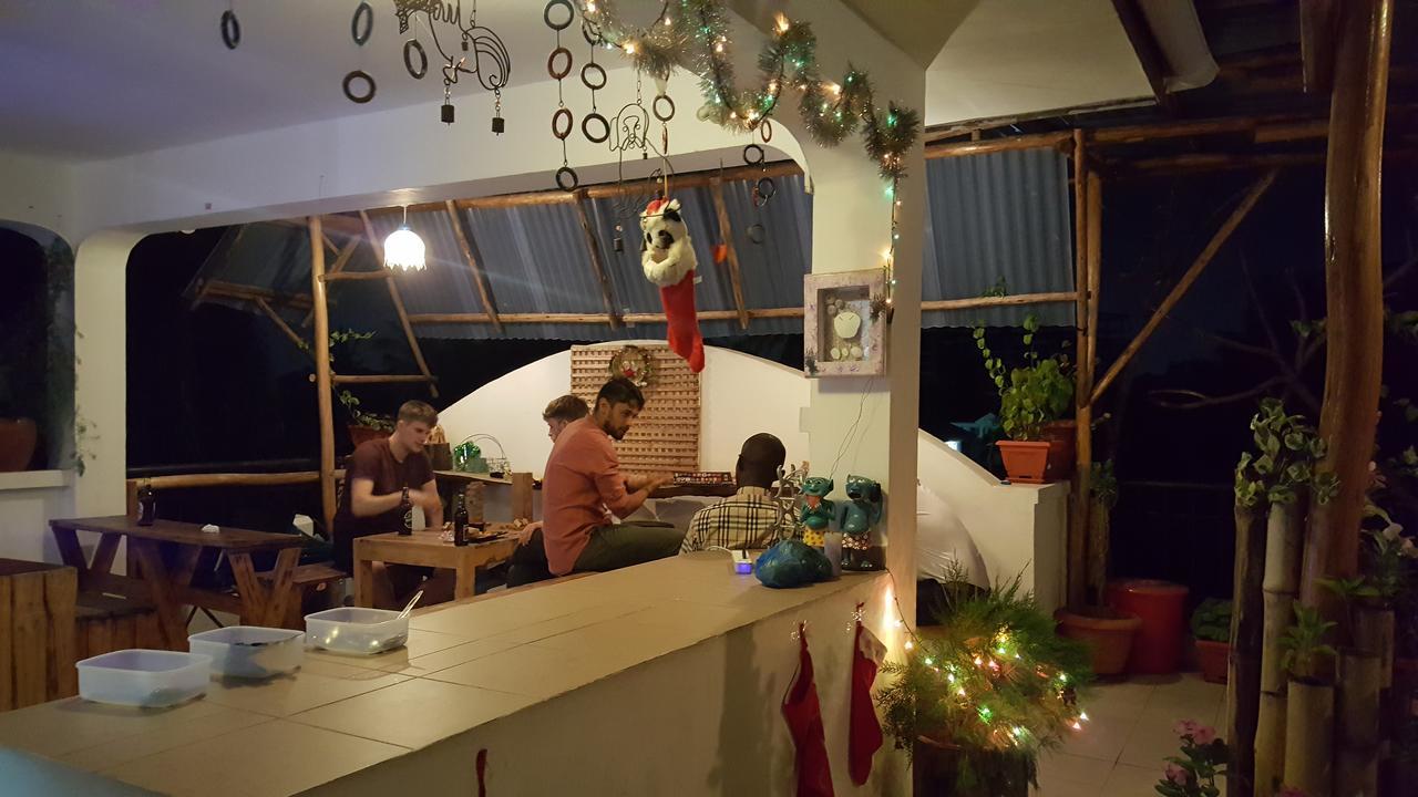 Auberge de jeunesse Hunch Backpackers à Dar es Salaam Extérieur photo